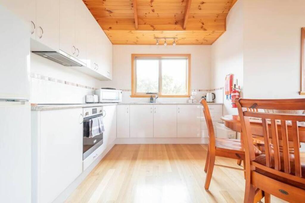 Private 2 Bedroom Cabin Retreat Legana Luaran gambar